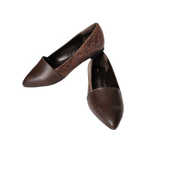 NEW Issac Mizrahi live brown leather flats - Picture 1 of 8